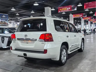 2015 Toyota Land Cruiser (Import) 4.6L V8 Middle East Limited Edition, фото 4, лот 10317982