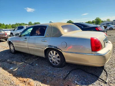 2005 LINCOLN TOWN CAR SIGNATURE, фото 2, лот 10874501