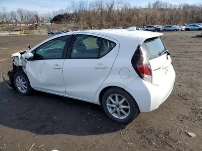 2015 TOYOTA PRIUS C THREE, фото 2, лот 10558814