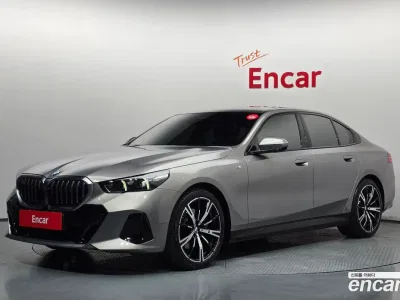 2025 BMW 5-Series 530i xDrive M Sport, фото 1, лот 10221709