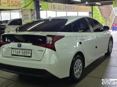 2021 Toyota Prius 1.8, фото 4, лот 10185719
