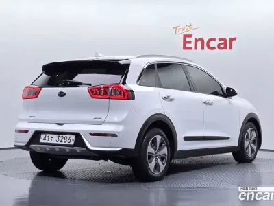 2018 Kia Niro Prestige, фото 2, лот 10815003