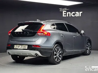 2019 Volvo V40 D3, фото 2, лот 10115093
