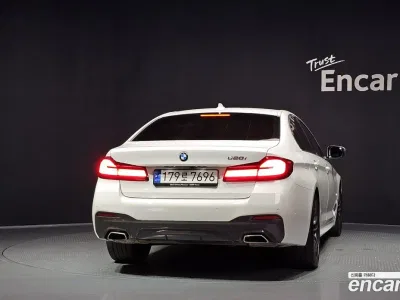 2022 BMW 5-Series 520i M Sport, фото 4, лот 10201698