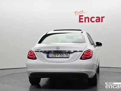 2017 Mercedes-Benz C-Class C200, фото 2, лот 10039246