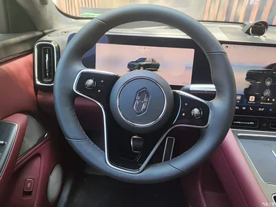 2025 AITO Wenjie AITO M8 Model Extended Range Max+ Edition 53.4kWh 6-Seater, фото 3, лот 10388133