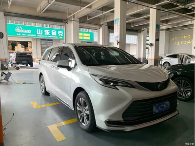2024 Toyota Sienna 2.5L Hybrid 4WD Premium Edition, фото 4, лот 10324082