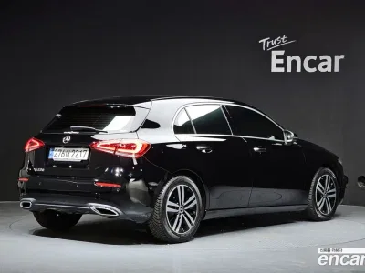 2021 Mercedes-Benz A-Class A220 Hatchback, фото 1, лот 10037622