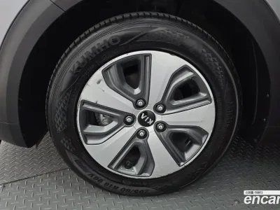 2017 Kia Niro Luxury, фото 4, лот 10075444