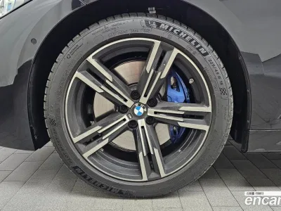 2025 BMW 3-Series 320i M Sport, фото 4, лот 10198578