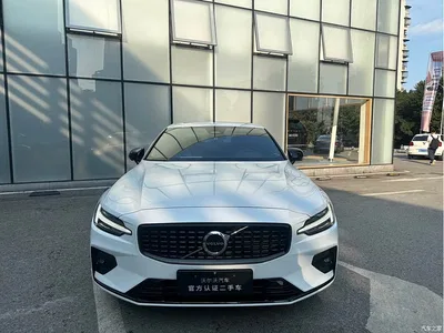 2024 Volvo S60 B5 R-Design Sport Edition, фото 2, лот 10361598