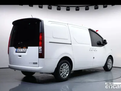 2023 Hyundai Staria Cargo 3-Seater, фото 2, лот 10516110