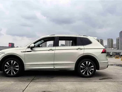 2022 Volkswagen Tiguan L 380TSI Automatic 4WD R-Line Cross Edition 7-Seater, фото 2, лот 10446869