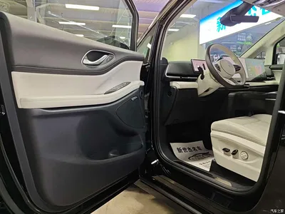 2025 Voyah Auto Voyah Dreamer PHEV AWD Excellent Kunpeng Edition, фото 4, лот 10358110