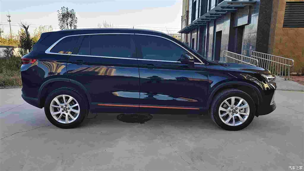 2022 Skyworth Auto Skyworth HT-i 1.5L PHEV 115KM Smart Edition, фото 4, лот 11162553