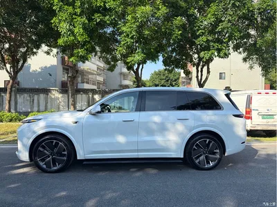 2025 Li Auto Li Xiang L9 Ultra Smart Renewal Edition, фото 4, лот 10825086