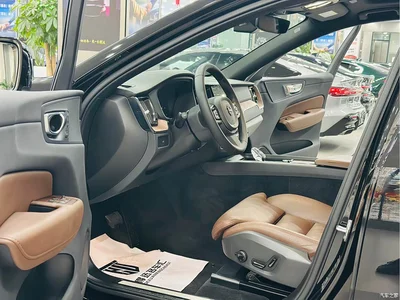 2025 Volvo XC60 B5 AWD Smart Elite Luxury Edition, фото 4, лот 10361459