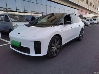 2025 Li Auto i6 4WD Base Model, фото 2, лот 11582736