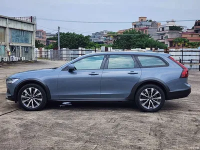 2022 Volvo V90 Cross Country B5 AWD Momentum, фото 4, лот 11438237