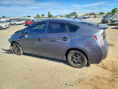 2013 TOYOTA PRIUS TWO, фото 2, лот 10501506