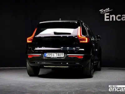 2025 Volvo XC40 B4 Black Edition, фото 4, лот 10114404