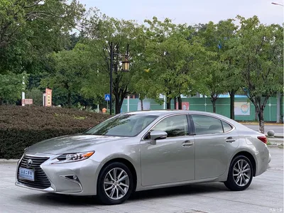 2015 Lexus ES 300h Comfort Edition, фото 1, лот 10837647