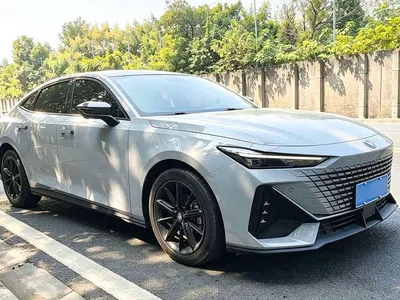 2022 Changan UNI-V 1.5T Premium Model, фото 3, лот 10599233