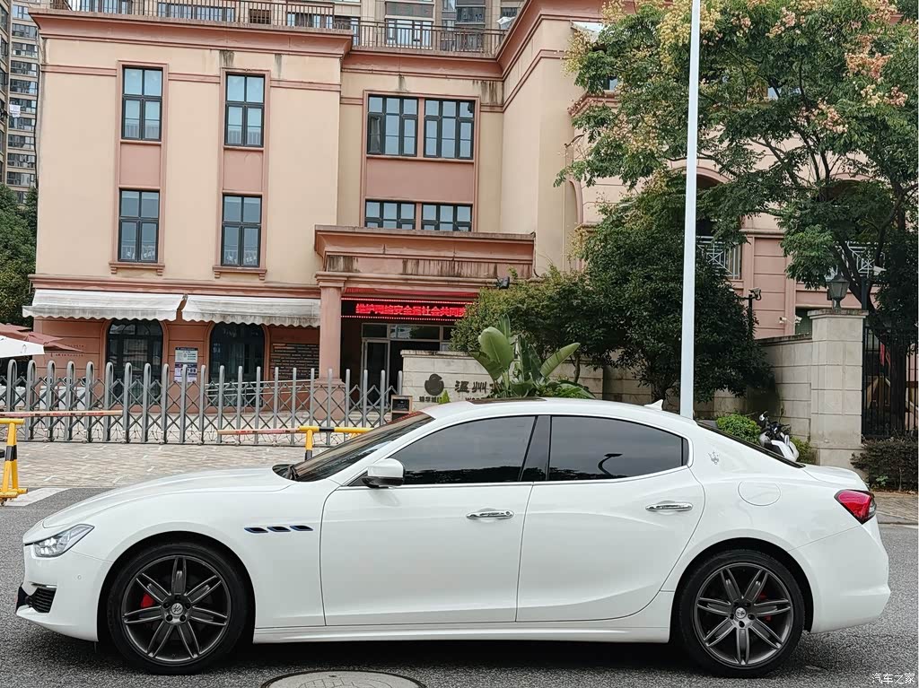 2022 Maserati Ghibli 2.0T GT Edge Edition, фото 4, лот 11187802