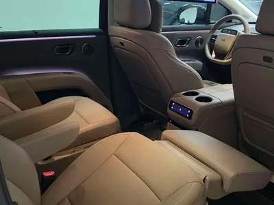 2025 Li Auto Li i8 Standard Edition, фото 3, лот 10898929