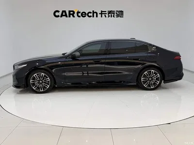2024 BMW 5 Series 525Li M Sport Package, фото 2, лот 10616140