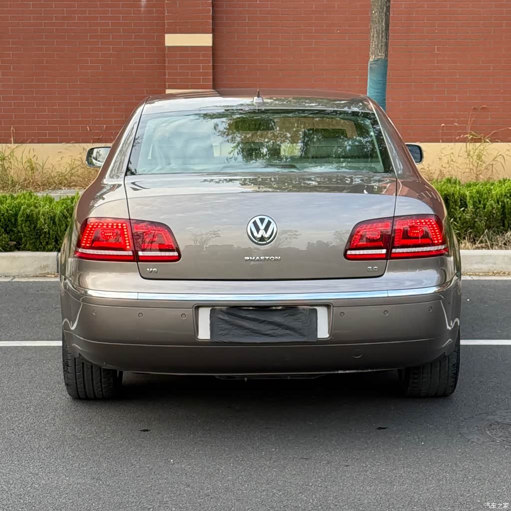 2015 Volkswagen Phaeton Model 3.0L Exclusive Edition, фото 4, лот 10625839