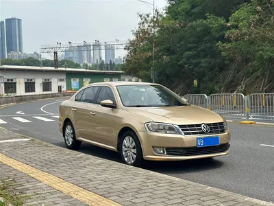 2013 Volkswagen Lavida Facelift Classic 1.6L Automatic Comfort, фото 1, лот 10429003