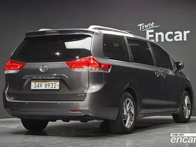 2012 Toyota Sienna 3.5, фото 2, лот 10184249