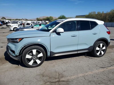 2019 VOLVO XC40 T4 MOMENTUM, фото 1, лот 10654111