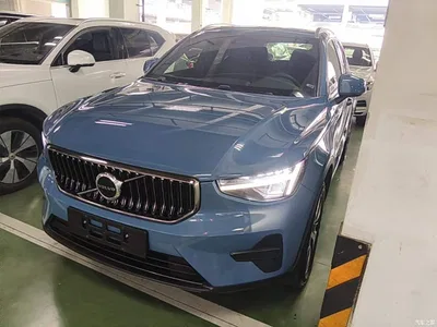 2024 Volvo XC40 B3 Smart Elite Luxury Edition, фото 2, лот 10481299
