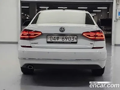 2018 Volkswagen Passat 2.0 TSI, фото 3, лот 10210146