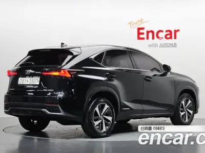 2021 Lexus NX 300h Supreme, фото 2, лот 10033030