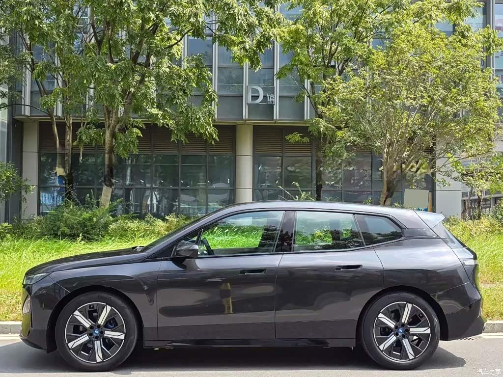 2022 BMW iX xDrive40, фото 2, лот 10889490