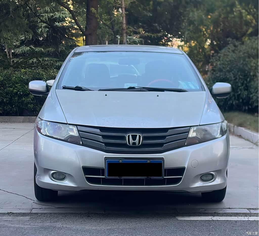 2011 Honda City Classic 1.5L Manual Elite Refined Edition, фото 2, лот 11132003