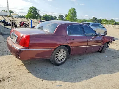 2003 LINCOLN TOWN CAR EXECUTIVE, фото 3, лот 10970295