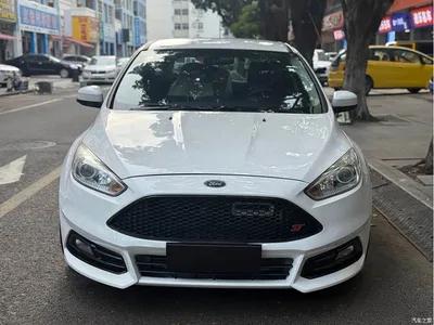 2018 Ford Focus Hatchback Classic 1.6L Automatic Comfort Smart Edition, фото 1, лот 10299816