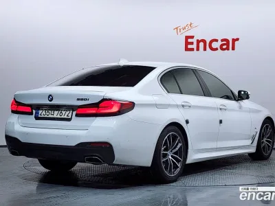 2021 BMW 5-Series 520i M Sport, фото 1, лот 10043935
