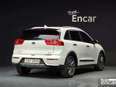 2017 Kia Niro Prestige, фото 2, лот 10682405