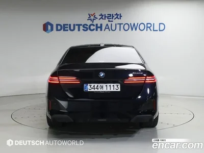 2025 BMW 5-Series 530e M Sport, фото 4, лот 10179215