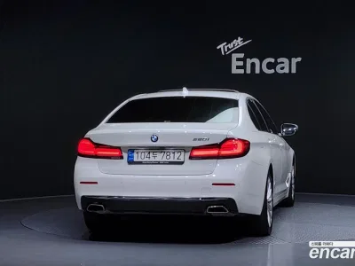 2023 BMW 5-Series 520i Luxury, фото 3, лот 10058300