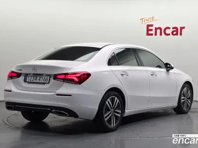 2021 Mercedes-Benz A-Class A220 Sedan, фото 1, лот 10039271