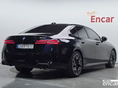2025 BMW 5-Series 530e M Sport, фото 2, лот 10068608