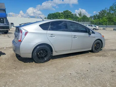 2015 TOYOTA PRIUS TWO, фото 3, лот 10555156