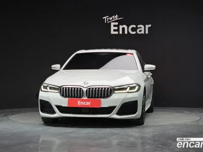 2022 BMW 5-Series 520i M Sport, фото 2, лот 10074610