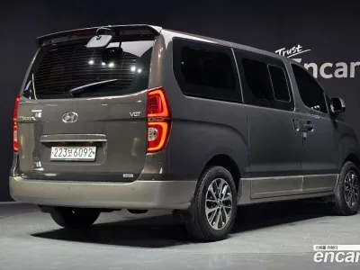 2020 Hyundai Starex 4WD Urban 9-Seater, фото 1, лот 10193306